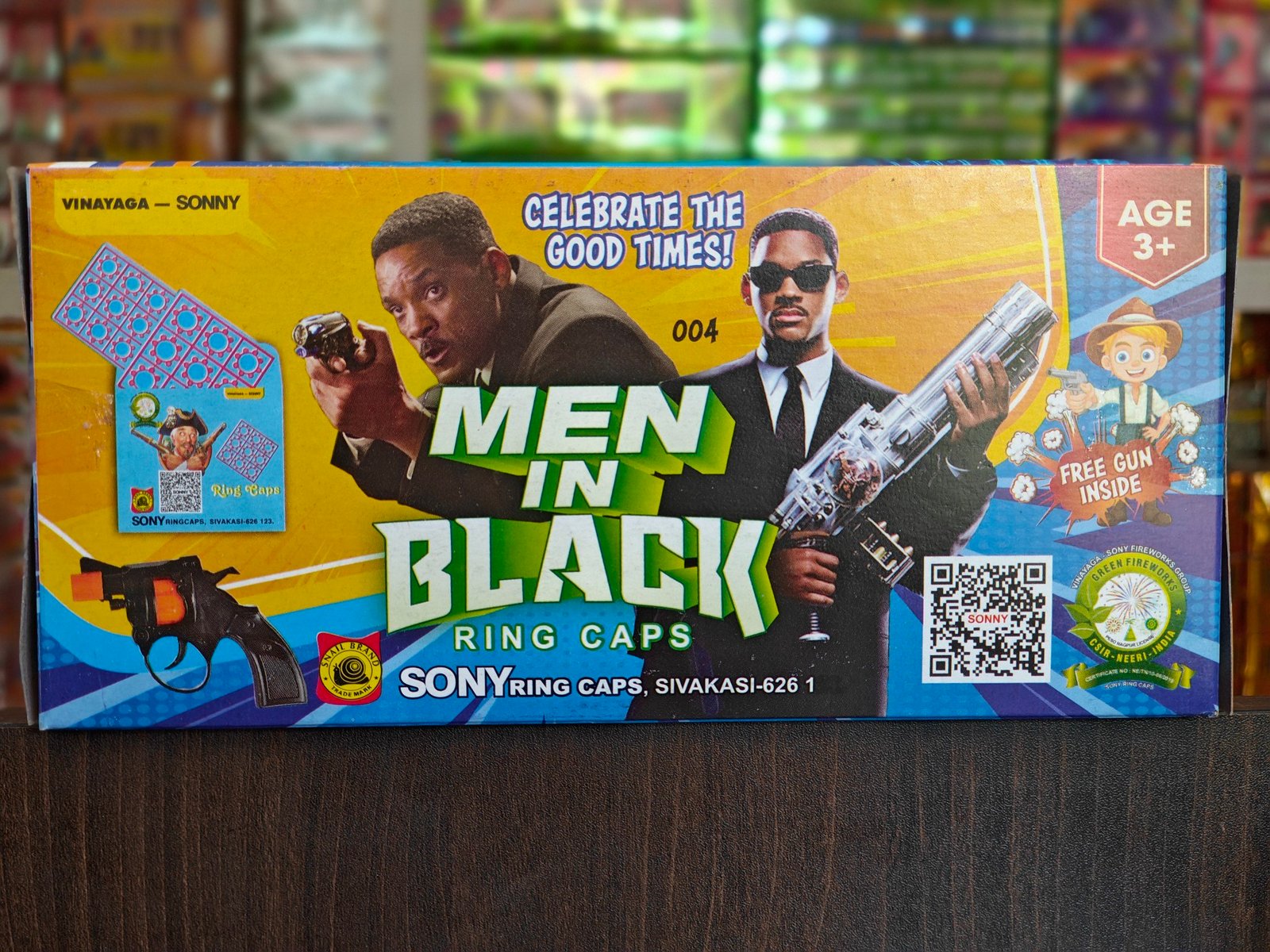 men in black (gun with 45 ringcaps)